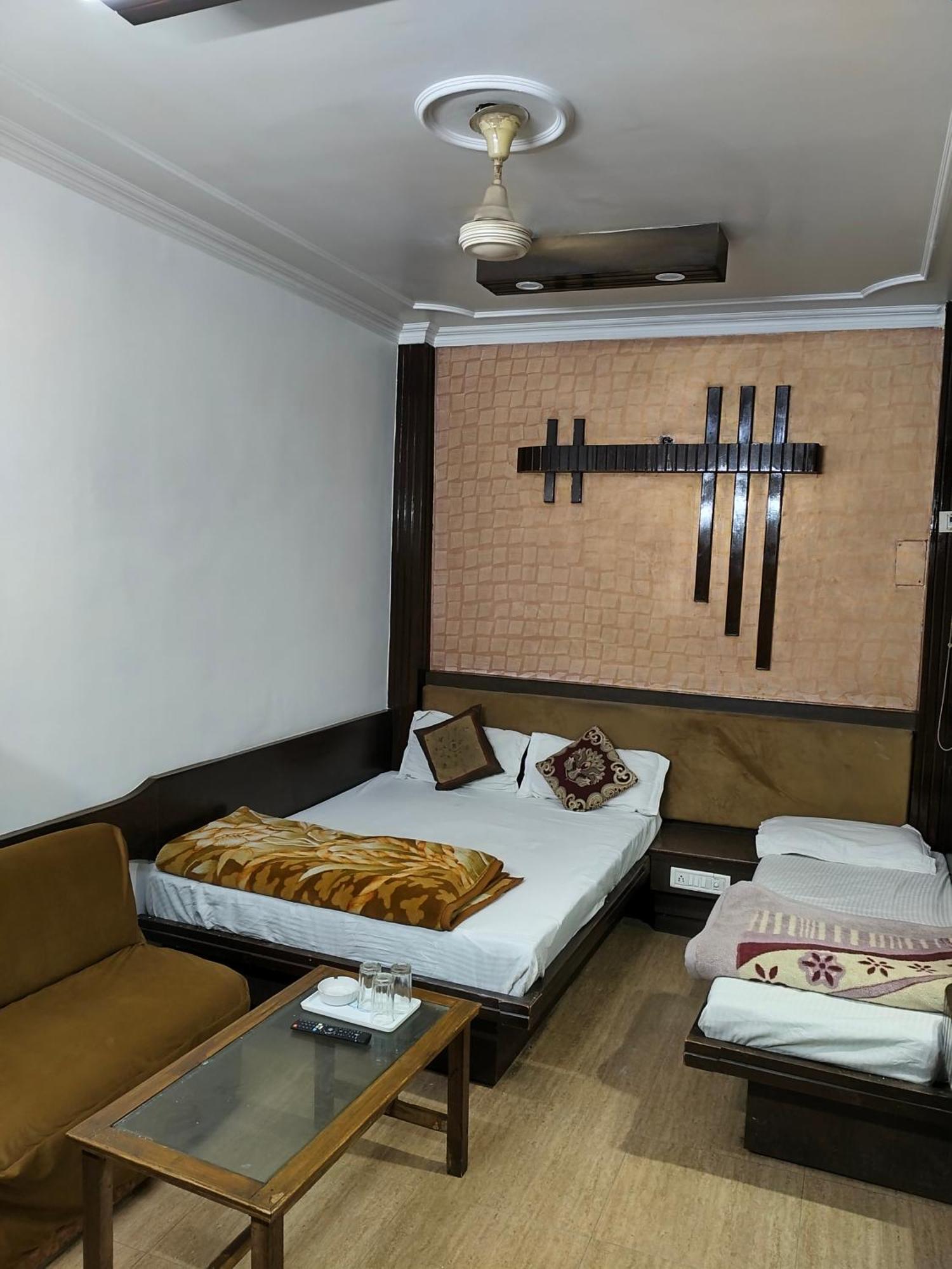 Hotel Yatri International Nové Dillí Pokoj fotografie