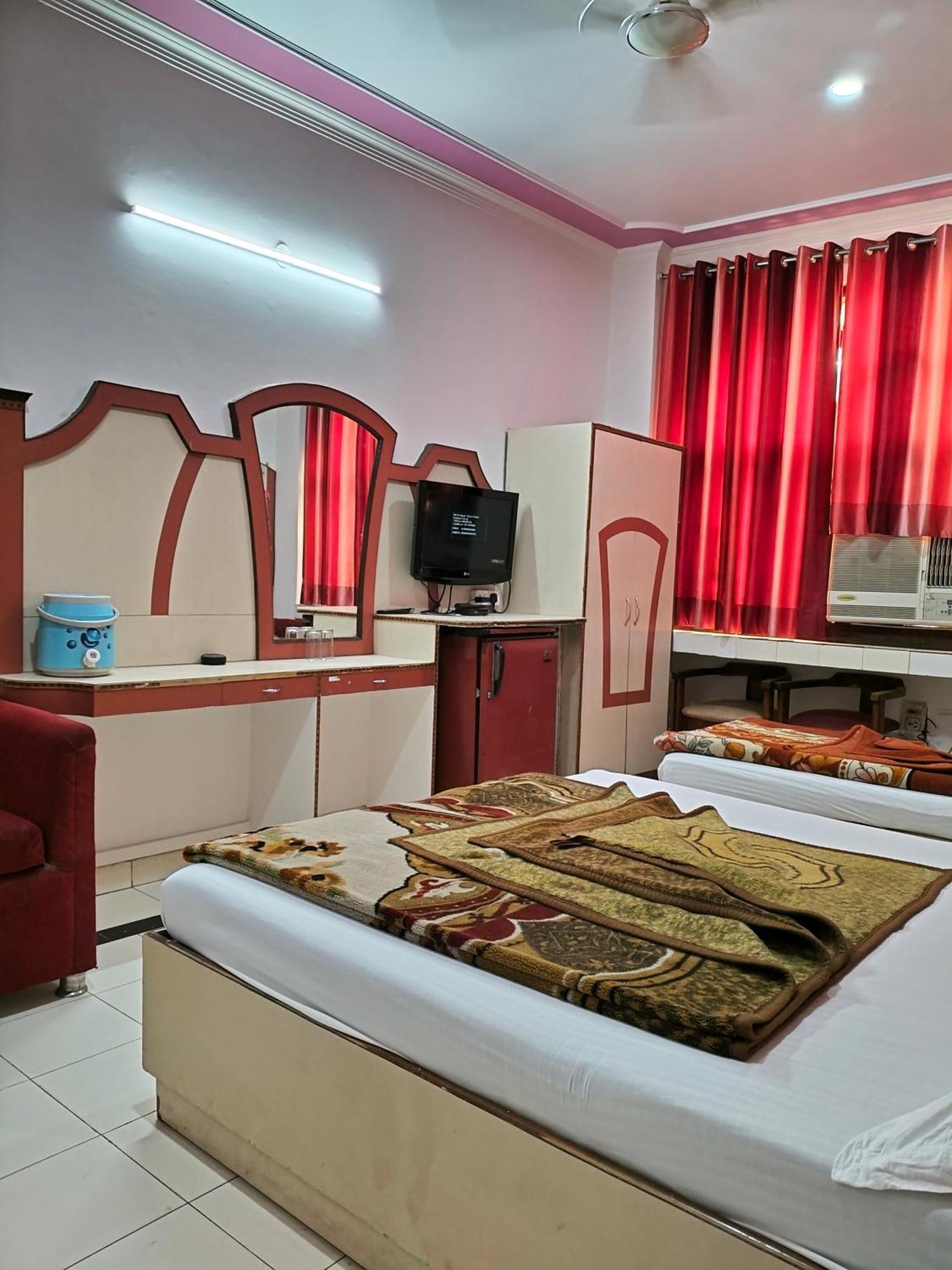Hotel Yatri International Nové Dillí Exteriér fotografie