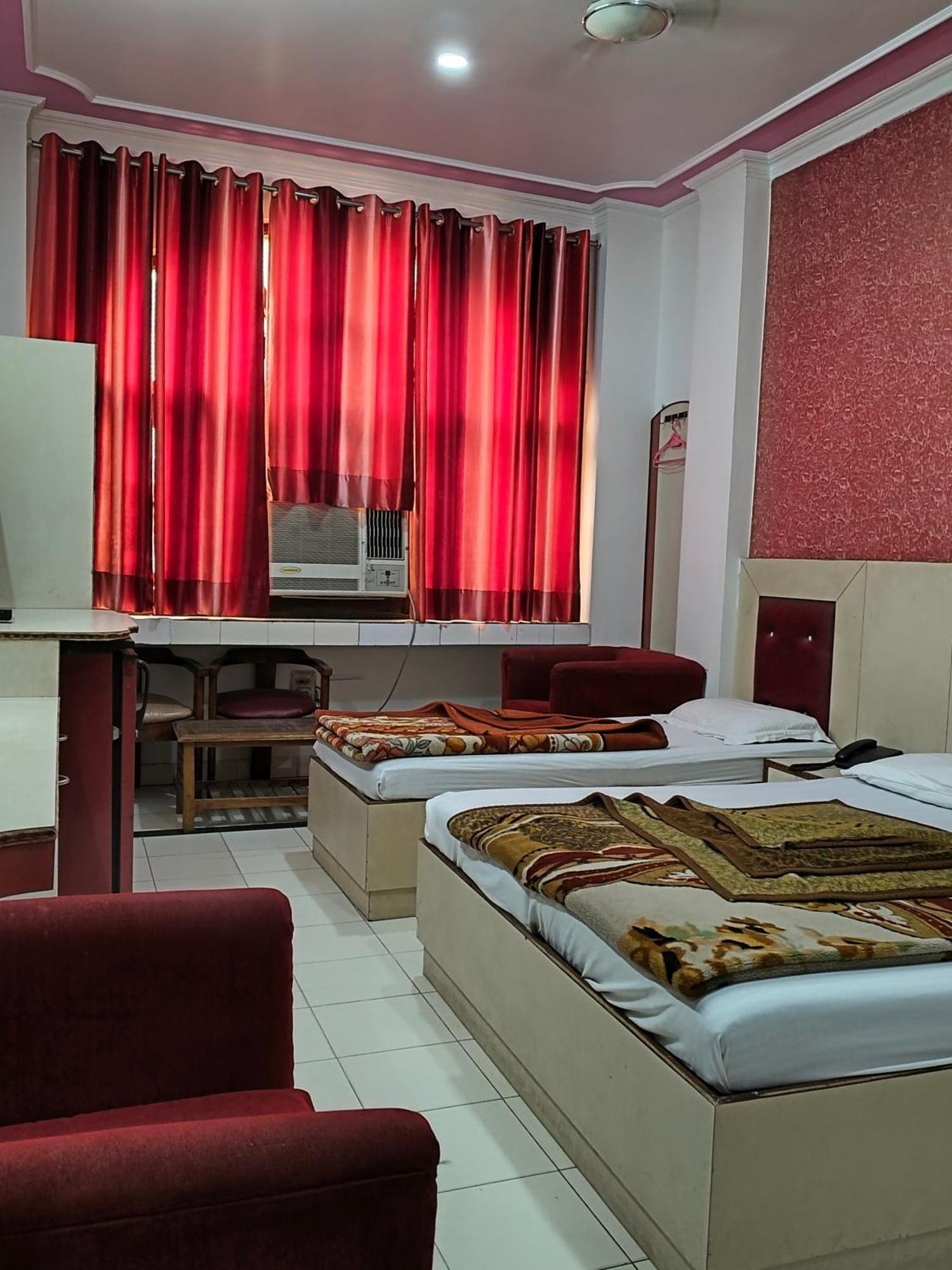 Hotel Yatri International Nové Dillí Exteriér fotografie