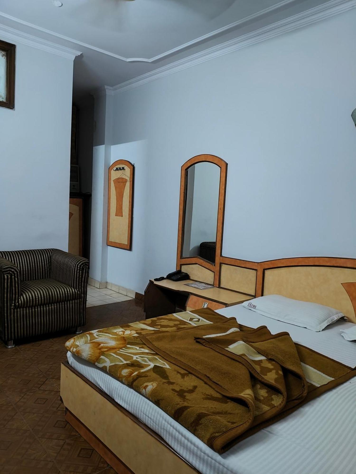 Hotel Yatri International Nové Dillí Pokoj fotografie
