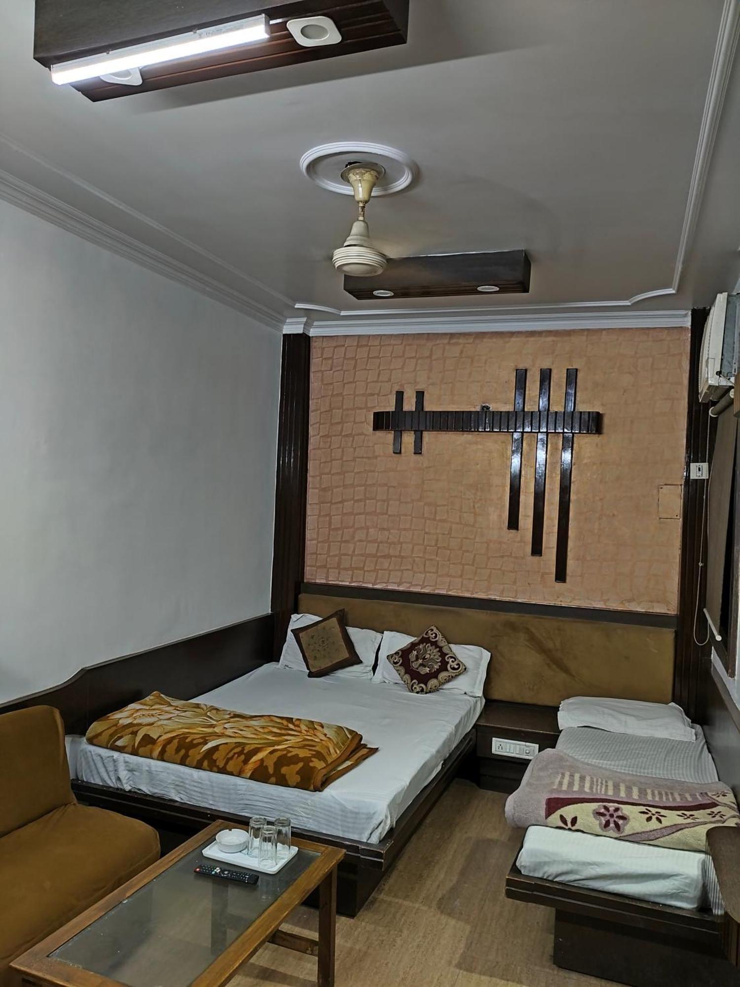 Hotel Yatri International Nové Dillí Pokoj fotografie