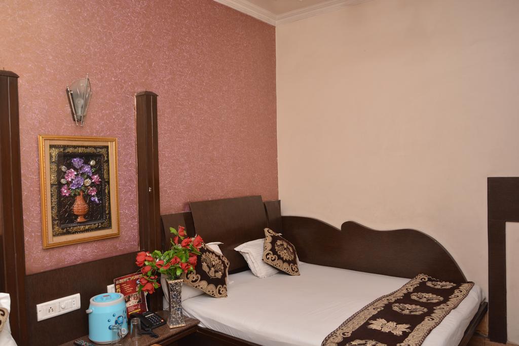 Hotel Yatri International Nové Dillí Exteriér fotografie